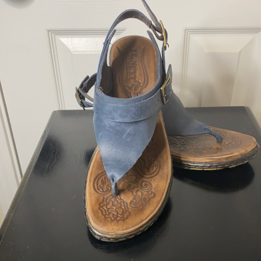 Super comfy Born sandals size 7.5